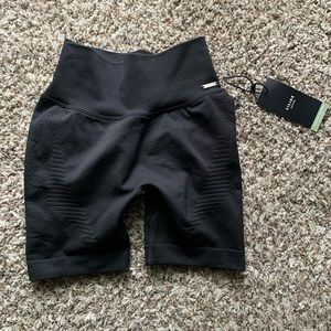 Lilias active bike shorts